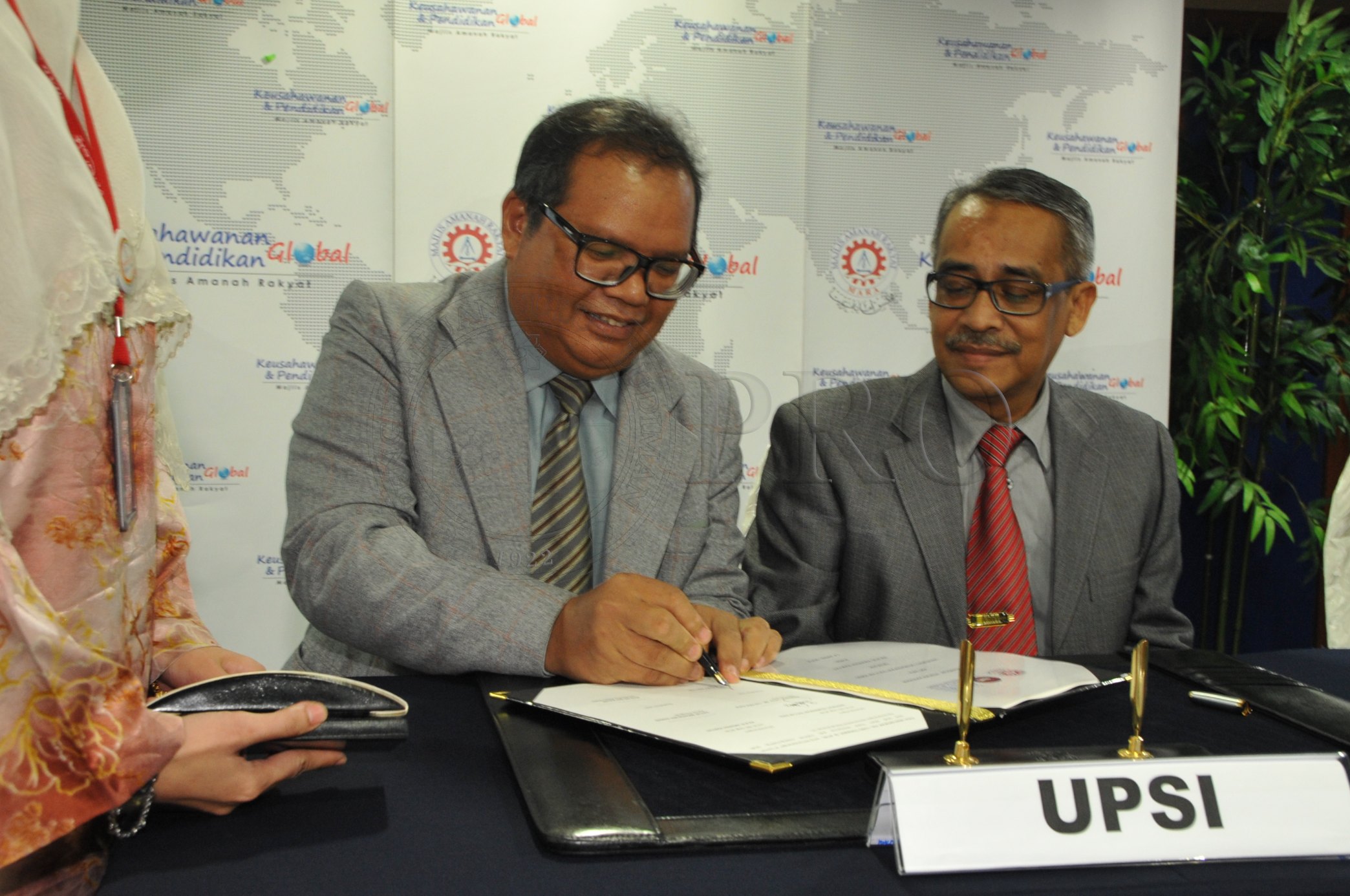 PRO 14 37 MARA PRO 4735